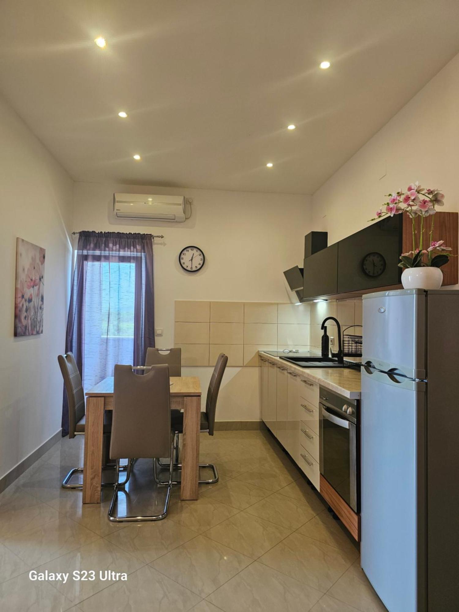 Apartmani Dianna Kastela Ngoại thất bức ảnh